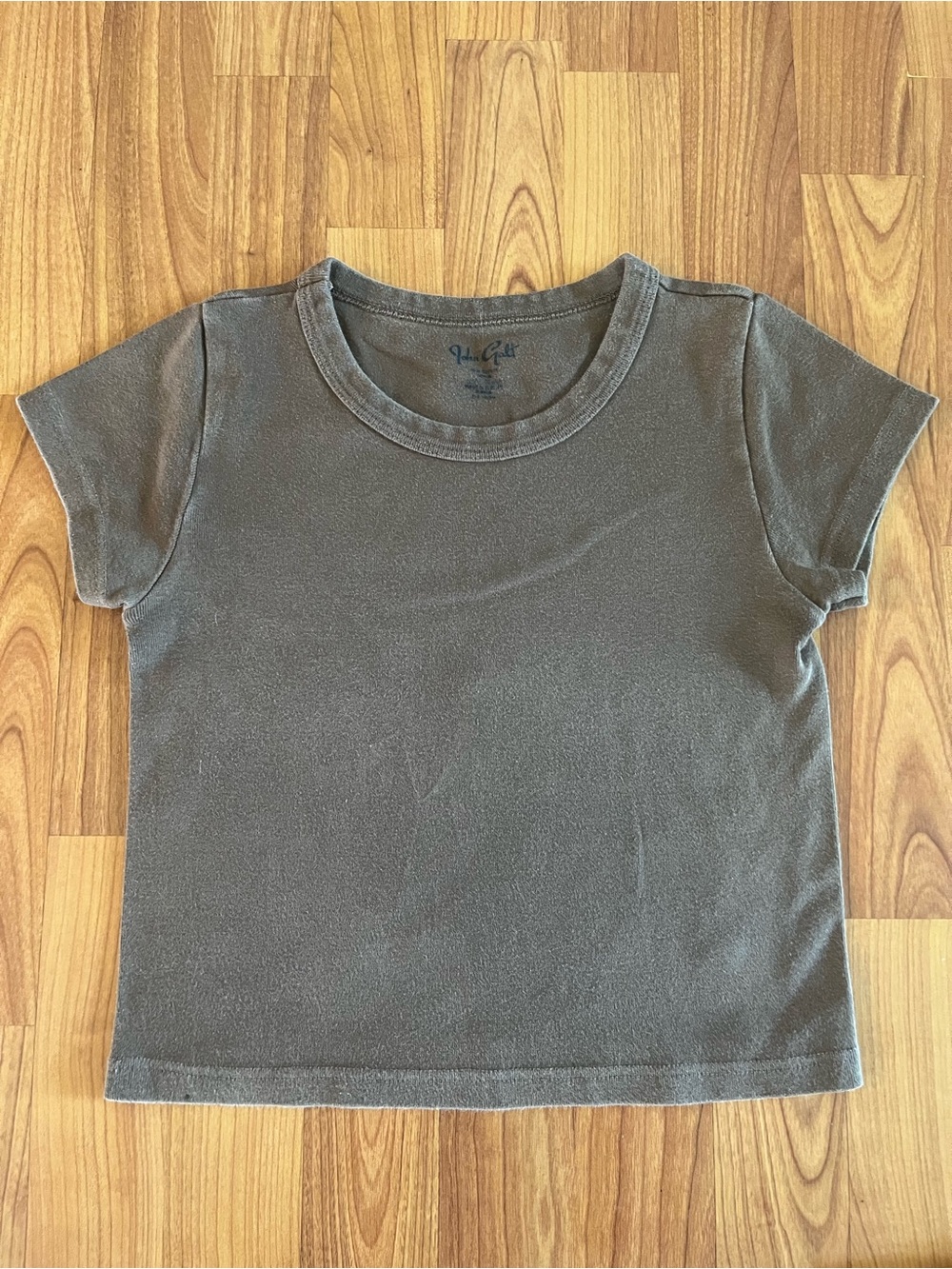 Brandy Melville John Galt Crewneck baby Tee - Charcoal Gray